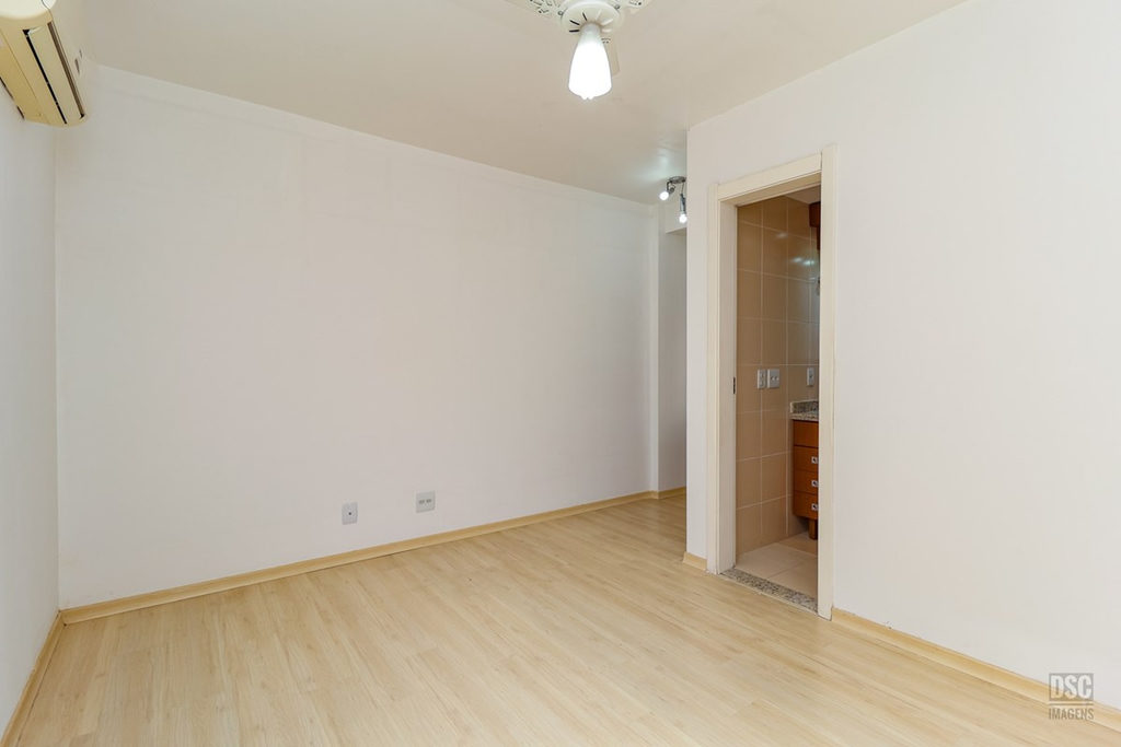 Apartamento para venda no bairro Passo da Areia em Porto Alegre