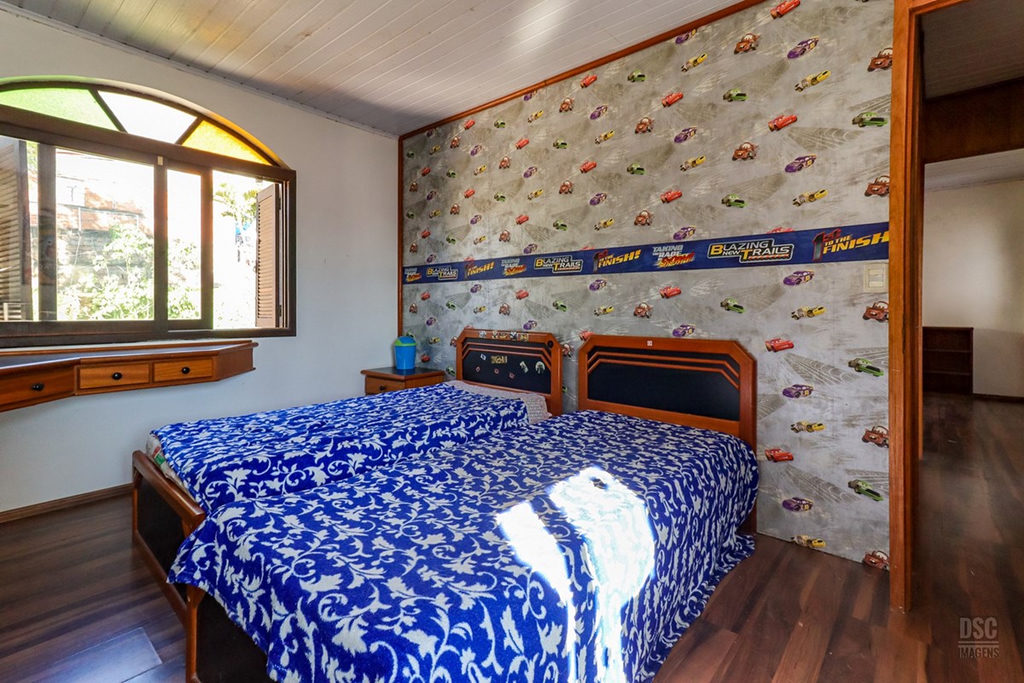 Casa para venda no bairro Santo Antônio em Porto Alegre