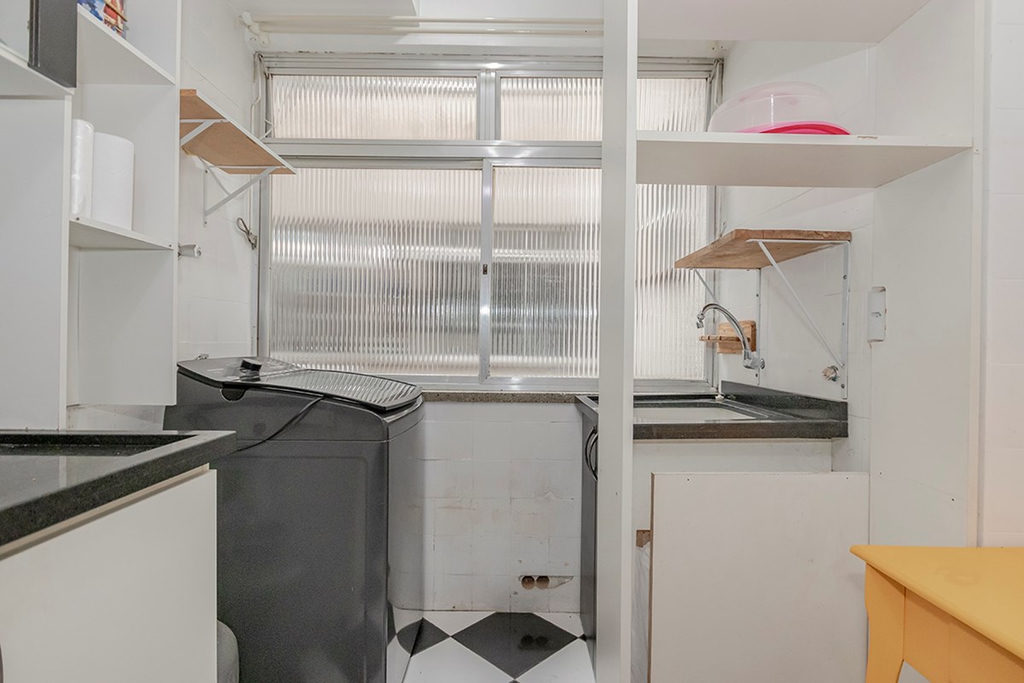 Apartamento para venda no bairro Vila Ipiranga em Porto Alegre