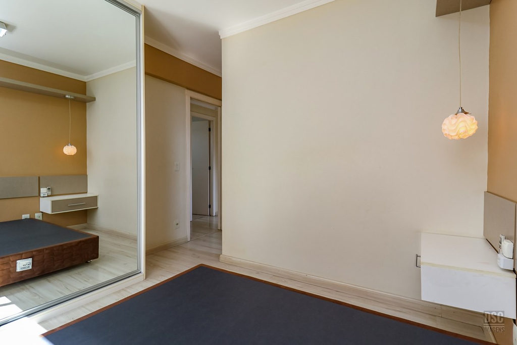 Apartamento para venda no bairro Vila Ipiranga em Porto Alegre