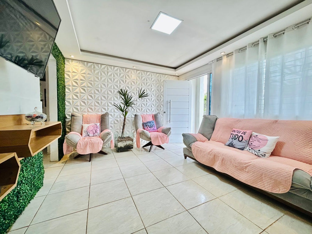 Casa para venda no bairro Vila Nova em Porto Alegre
