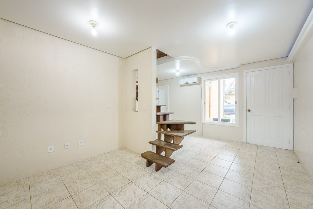 Casa em Condomínio para venda no bairro Rio Branco em Canoas