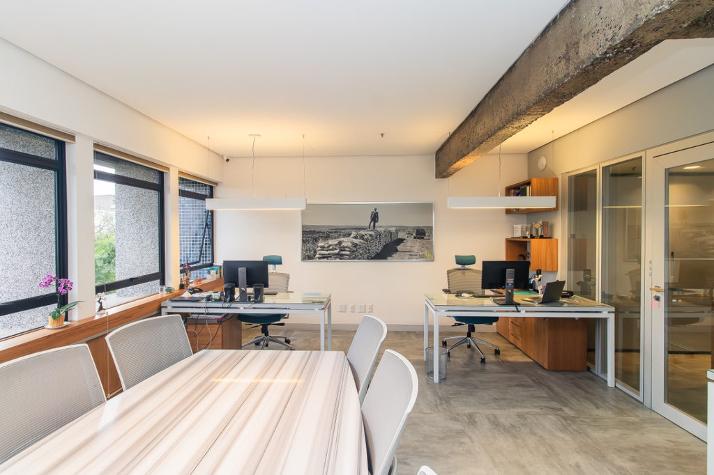 Sala para venda no bairro Moinhos de Vento em Porto Alegre
