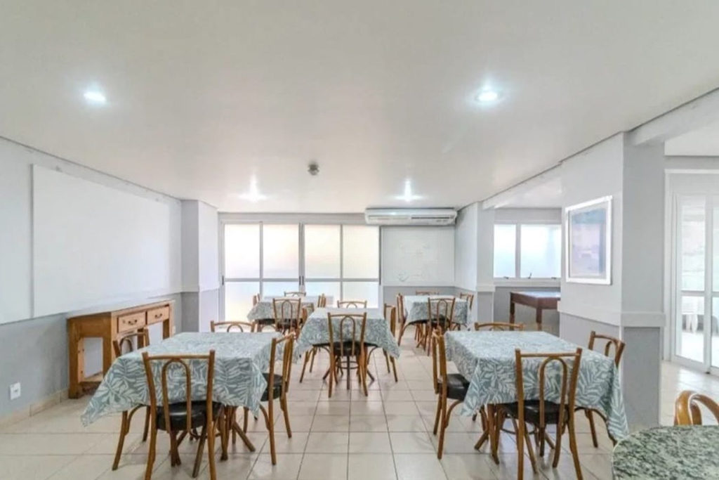 Apartamento para venda no bairro Vila Ipiranga em Porto Alegre