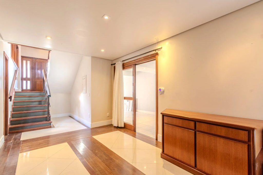 Casa para venda no bairro Jardim São Pedro em Porto Alegre