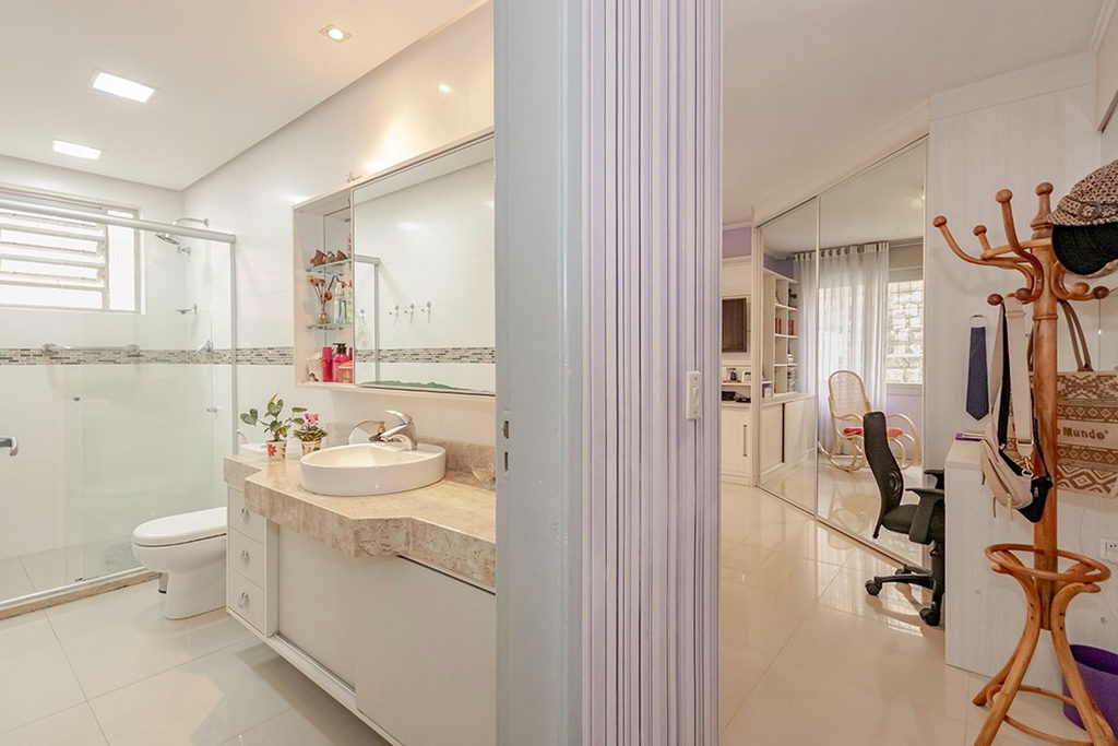 Casa para venda no bairro Três Figueiras em Porto Alegre