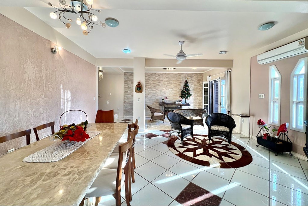 Casa para venda no bairro Harmonia em Canoas