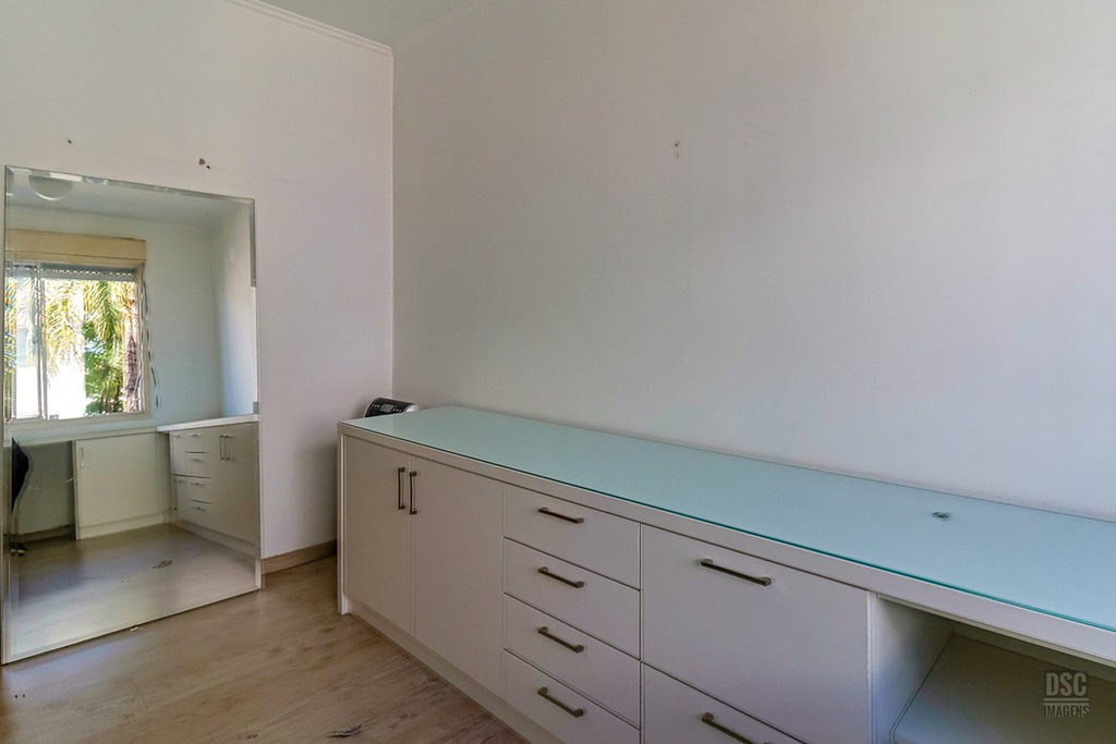Apartamento para venda no bairro Passo da Areia em Porto Alegre