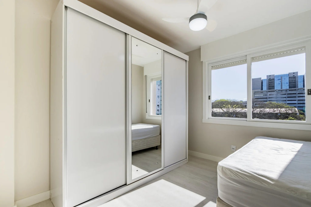 Apartamento para venda no bairro Menino Deus em Porto Alegre