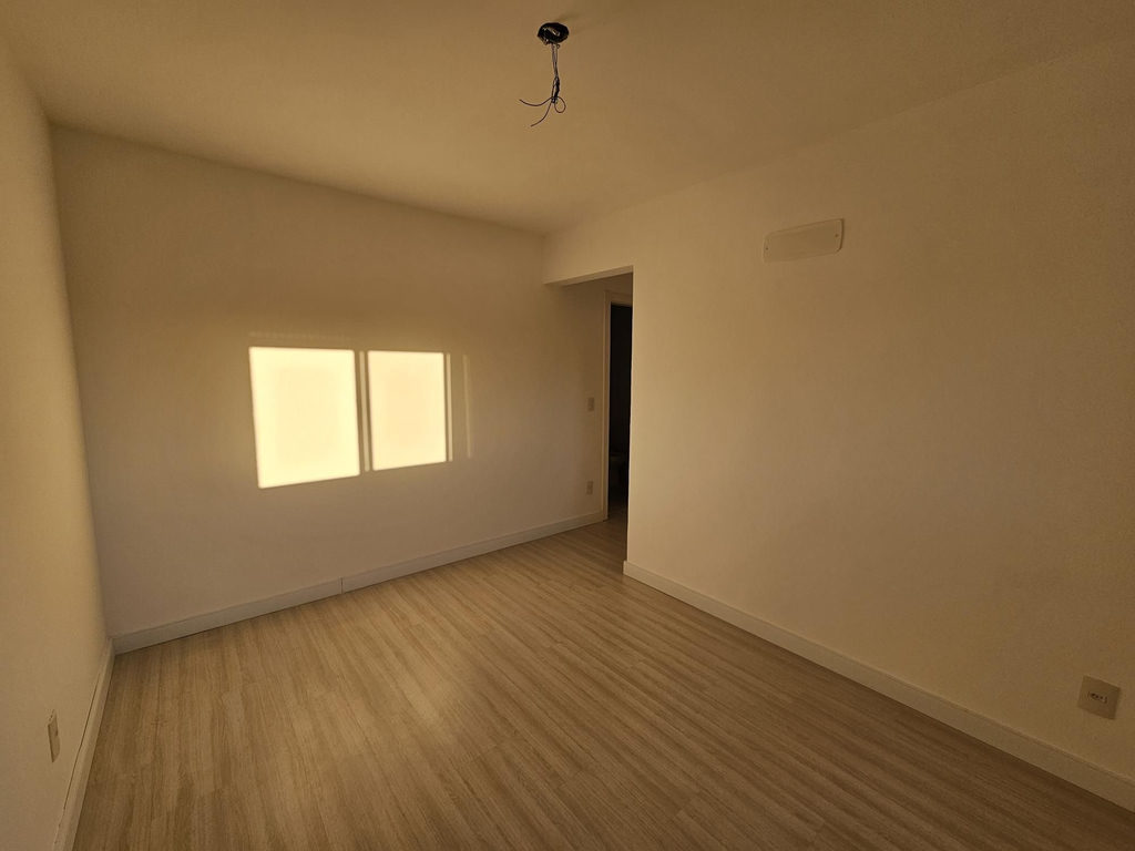 Apartamento para venda no bairro Santo Antônio em Porto Alegre