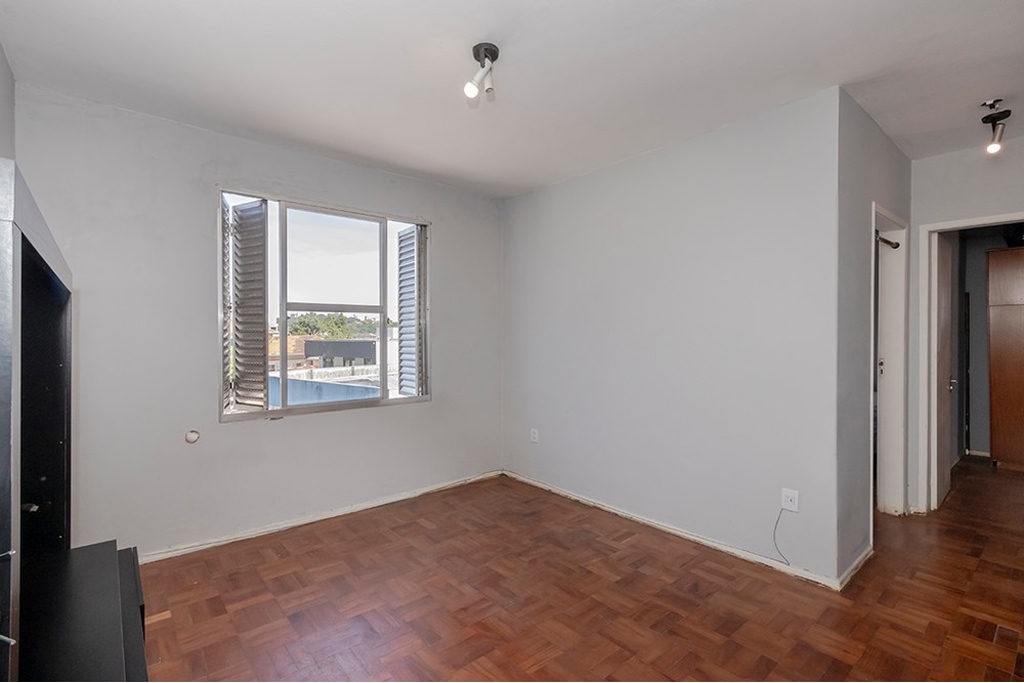 Apartamento para venda no bairro Medianeira em Porto Alegre