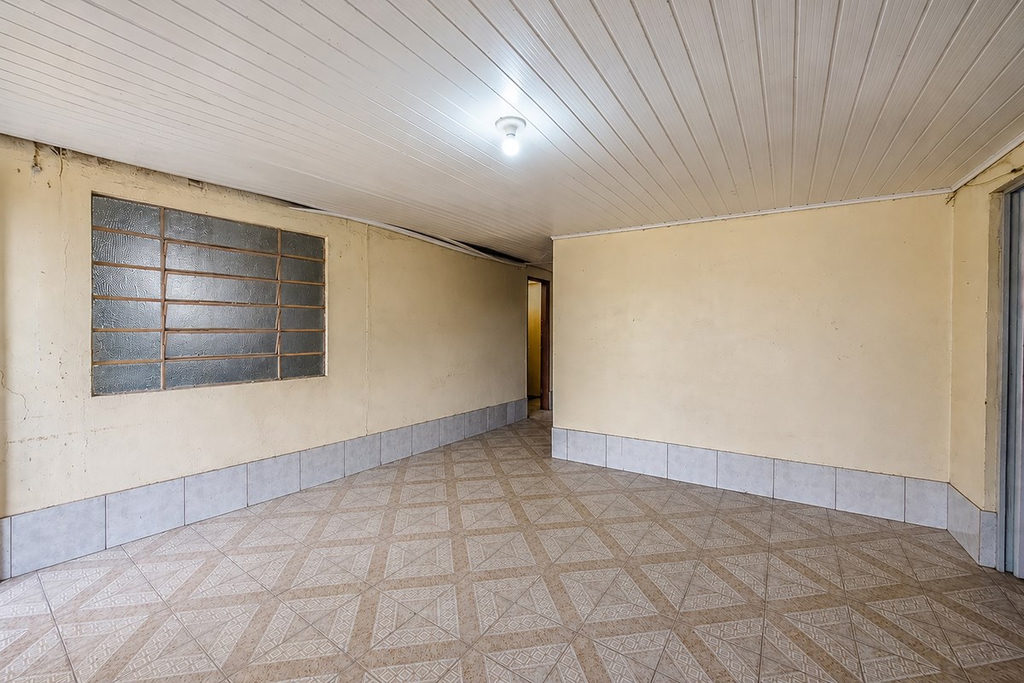 Casa para venda no bairro Guajuviras em Canoas