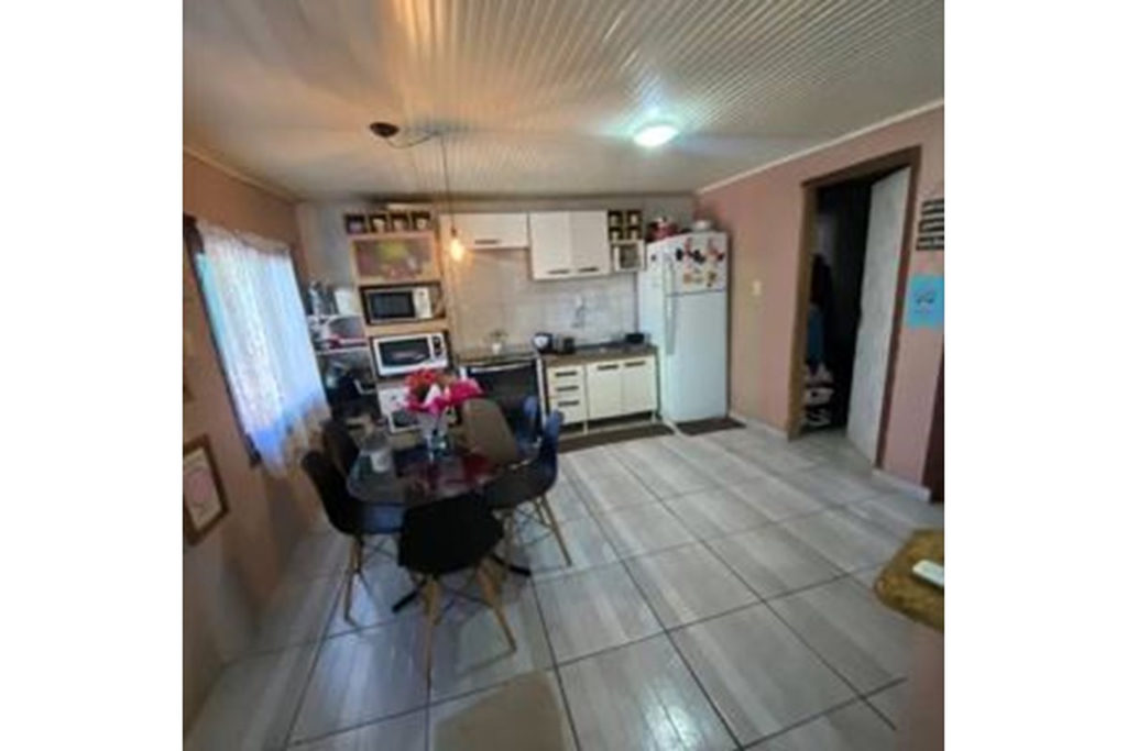 Casa para venda no bairro Guajuviras em Canoas