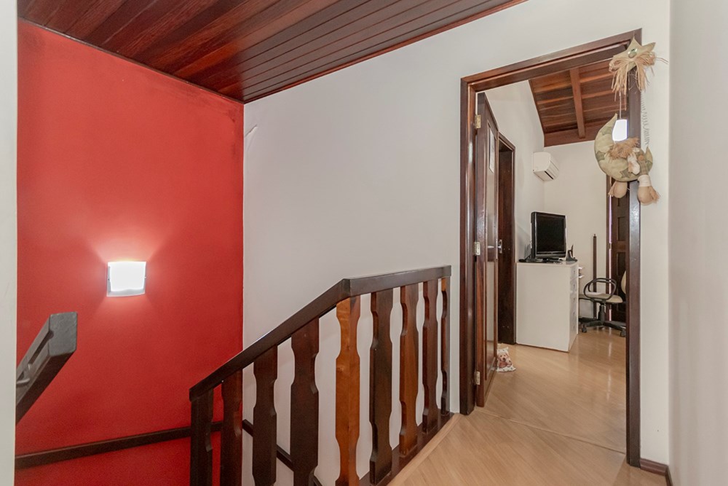 Casa para venda no bairro Jardim Itu Sabará em Porto Alegre