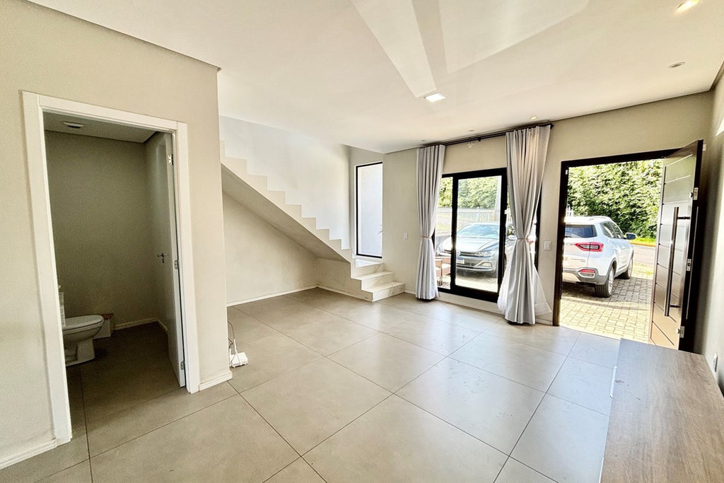 Casa para venda no bairro Califórnia em Nova Santa Rita