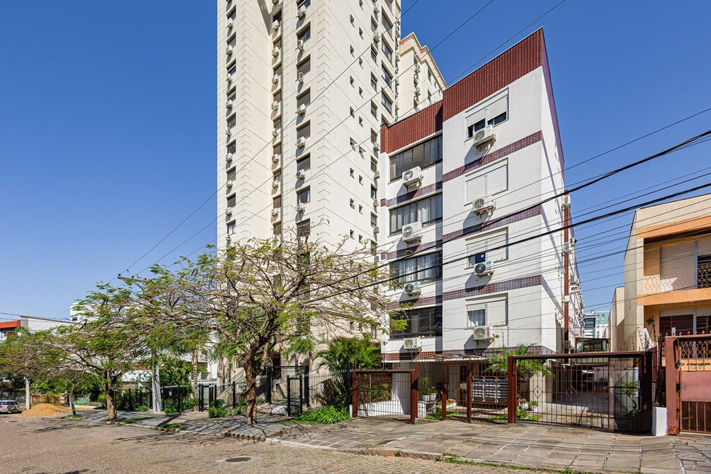 Apartamento para venda no bairro Passo da Areia em Porto Alegre