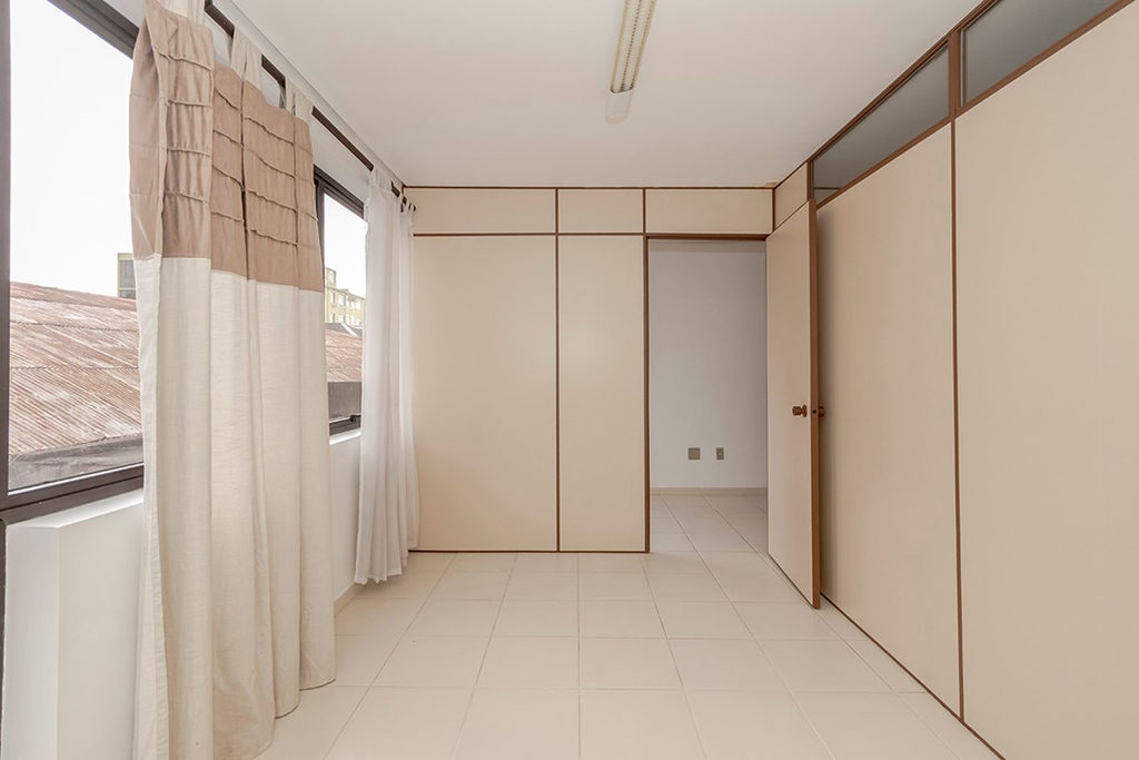 Sala para venda no bairro Floresta em Porto Alegre