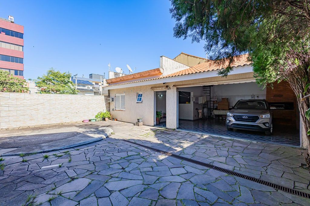 Casa para venda no bairro Jardim Planalto em Porto Alegre