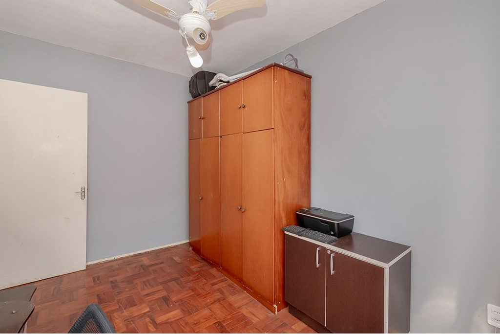 Apartamento para venda no bairro Medianeira em Porto Alegre