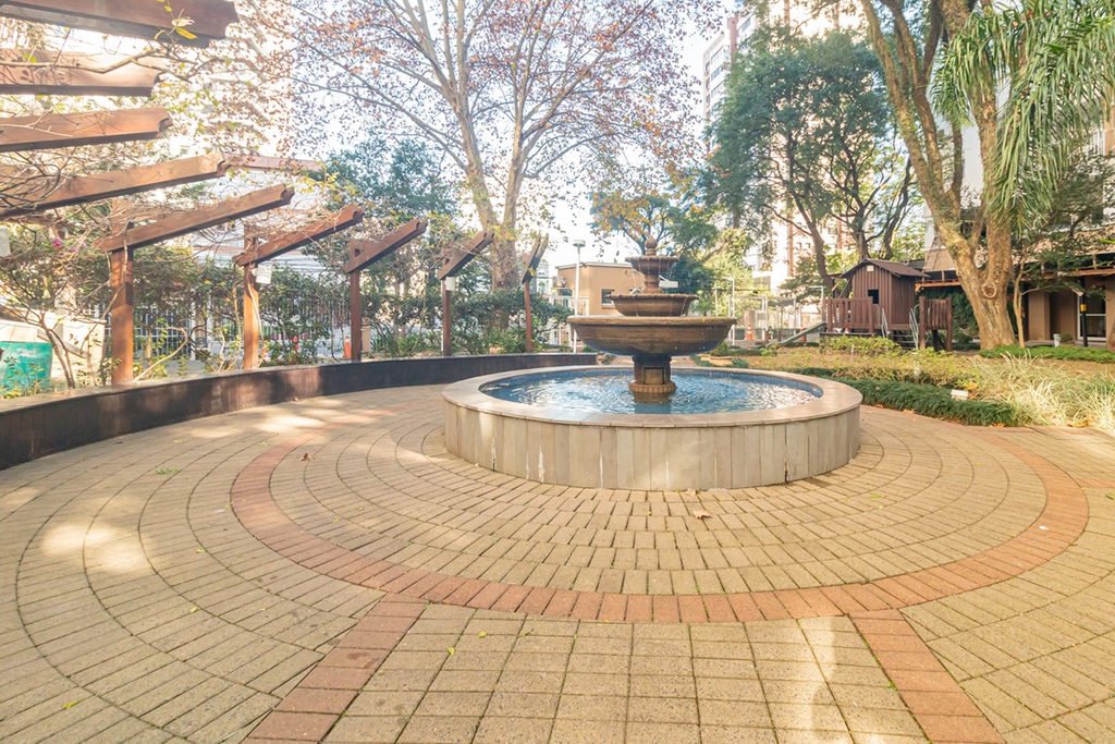 Apartamento para venda no bairro Passo da Areia em Porto Alegre