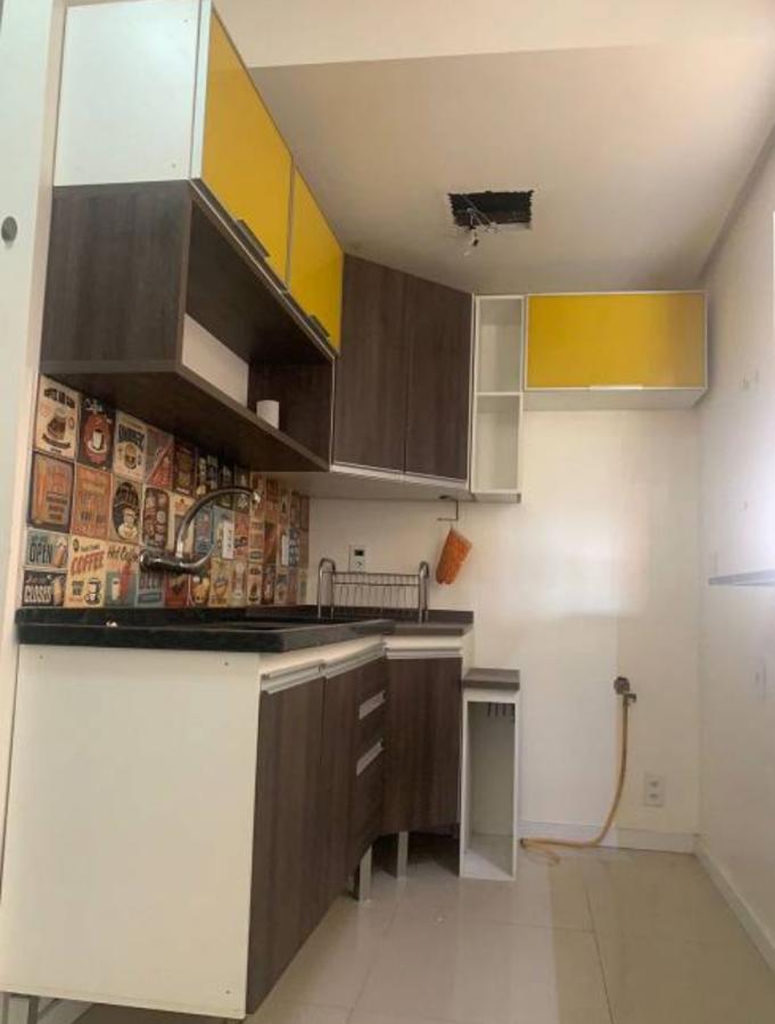 Casa para venda no bairro Guarujá em Porto Alegre