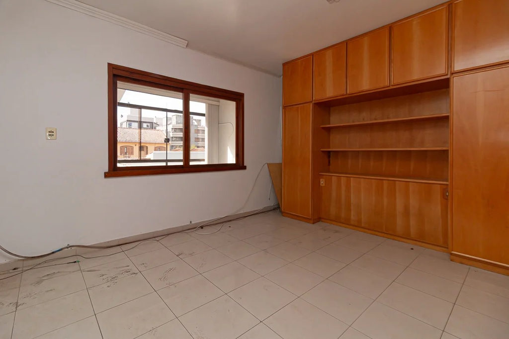Casa para venda no bairro Higienópolis em Porto Alegre
