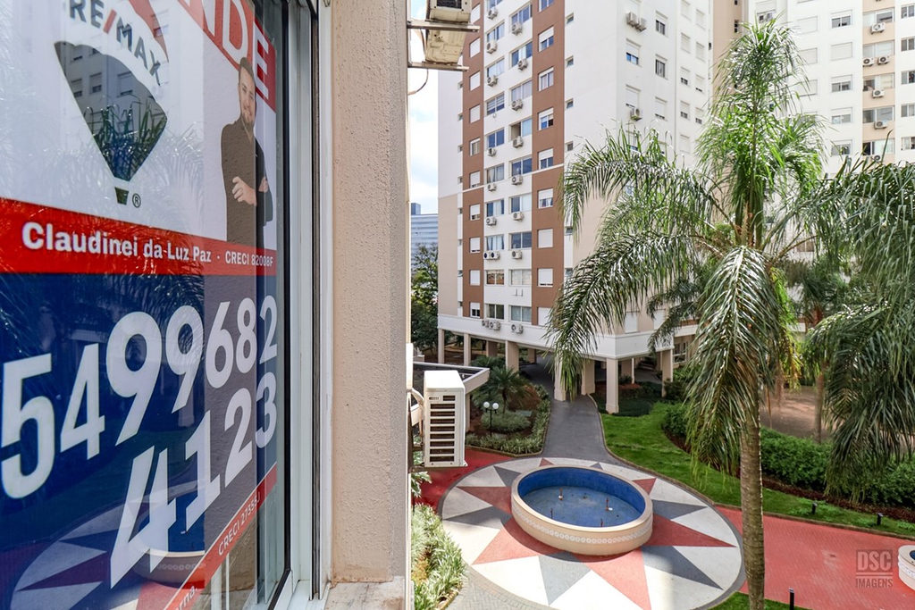 Apartamento para venda no bairro Vila Ipiranga em Porto Alegre
