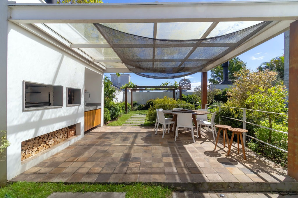 Casa para venda no bairro Três Figueiras em Porto Alegre