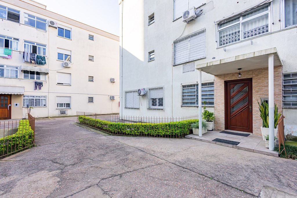 Apartamento para venda no bairro Passo da Areia em Porto Alegre