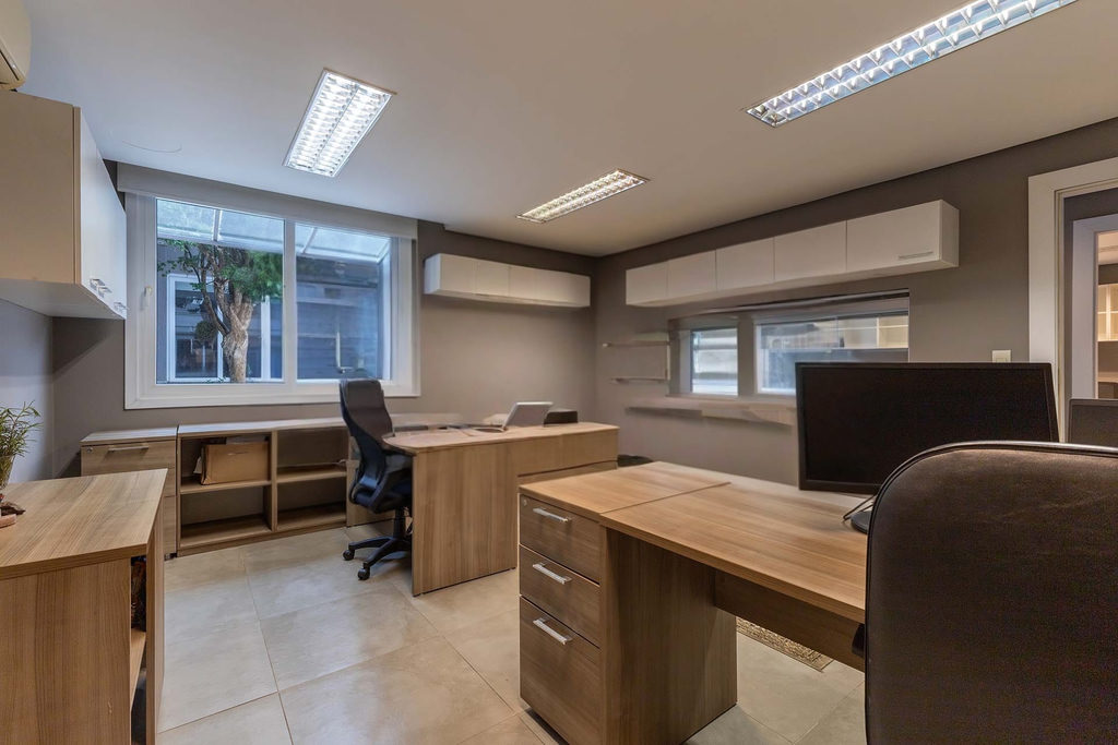 Edifício Comercial para venda no bairro Três Figueiras em Porto Alegre