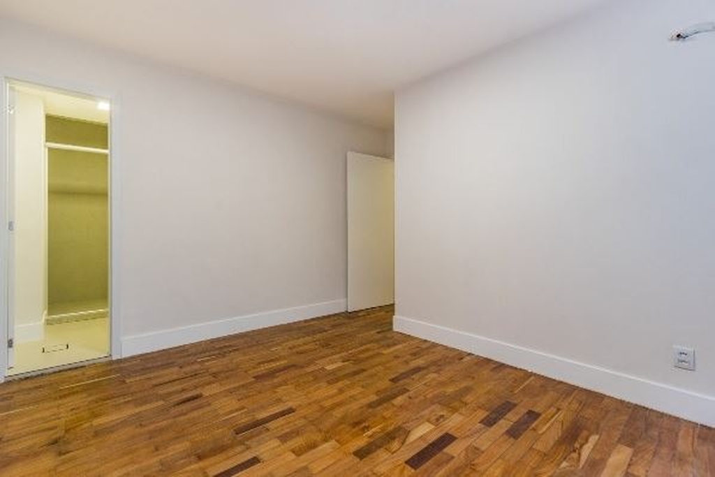Apartamento para venda no bairro Floresta em Porto Alegre