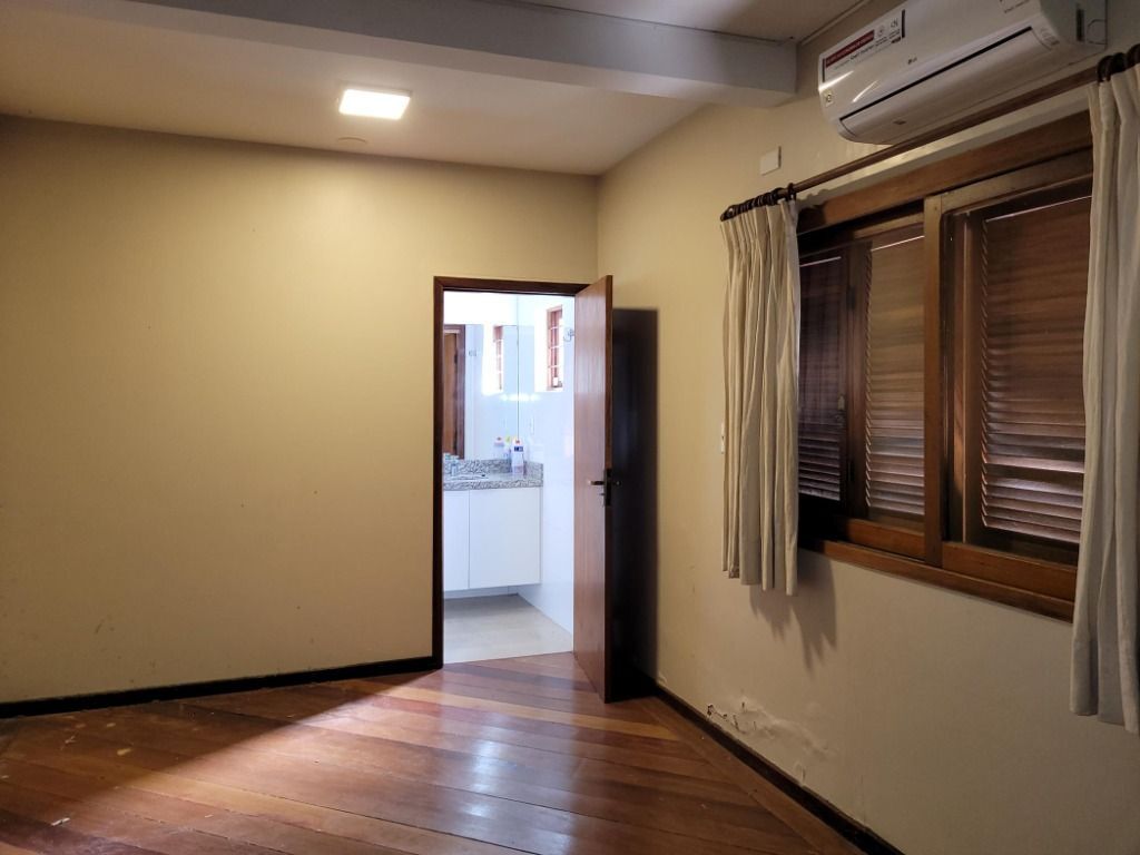 Casa para venda no bairro Petrópolis em Porto Alegre