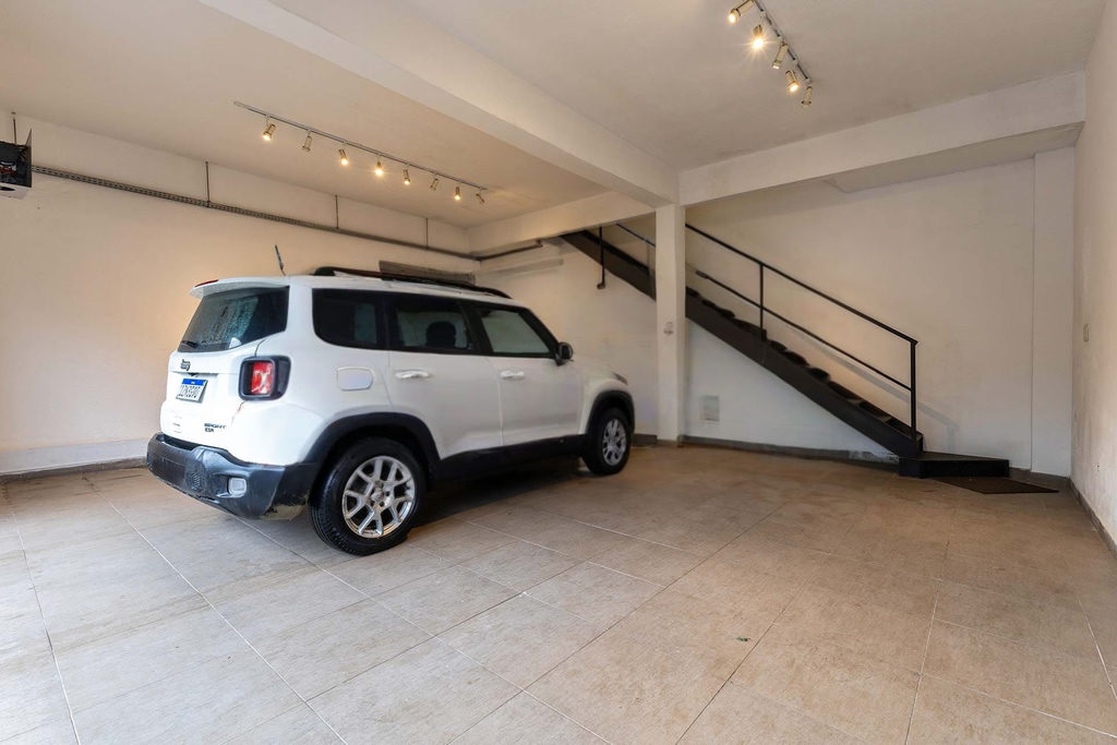 Edifício Comercial para venda no bairro Três Figueiras em Porto Alegre