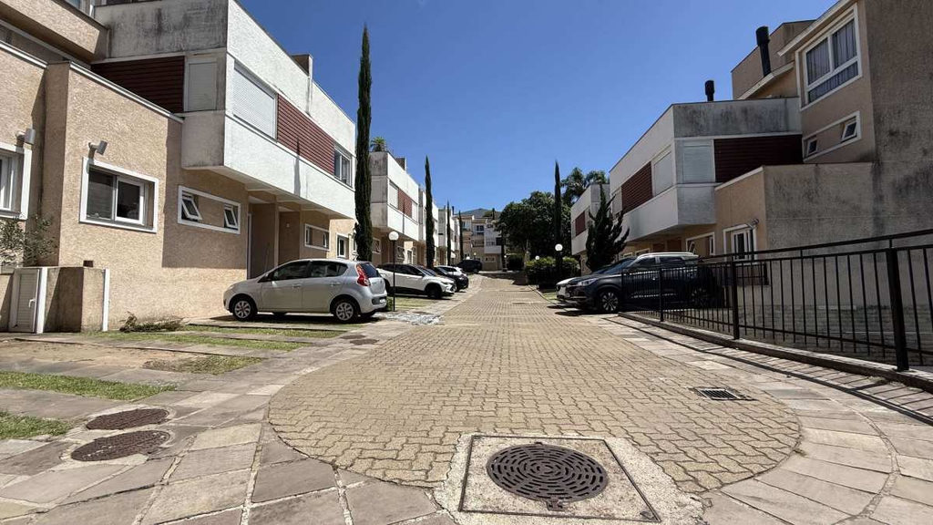 Casa em Condomínio para venda no bairro Morro Santana em Porto Alegre
