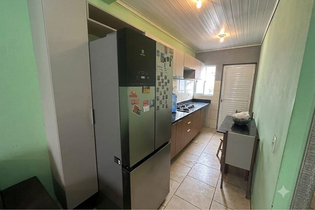 Casa para venda no bairro Guajuviras em Canoas