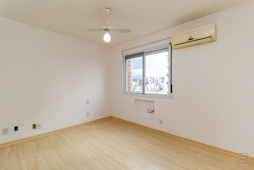 Apartamento para venda no bairro Passo da Areia em Porto Alegre