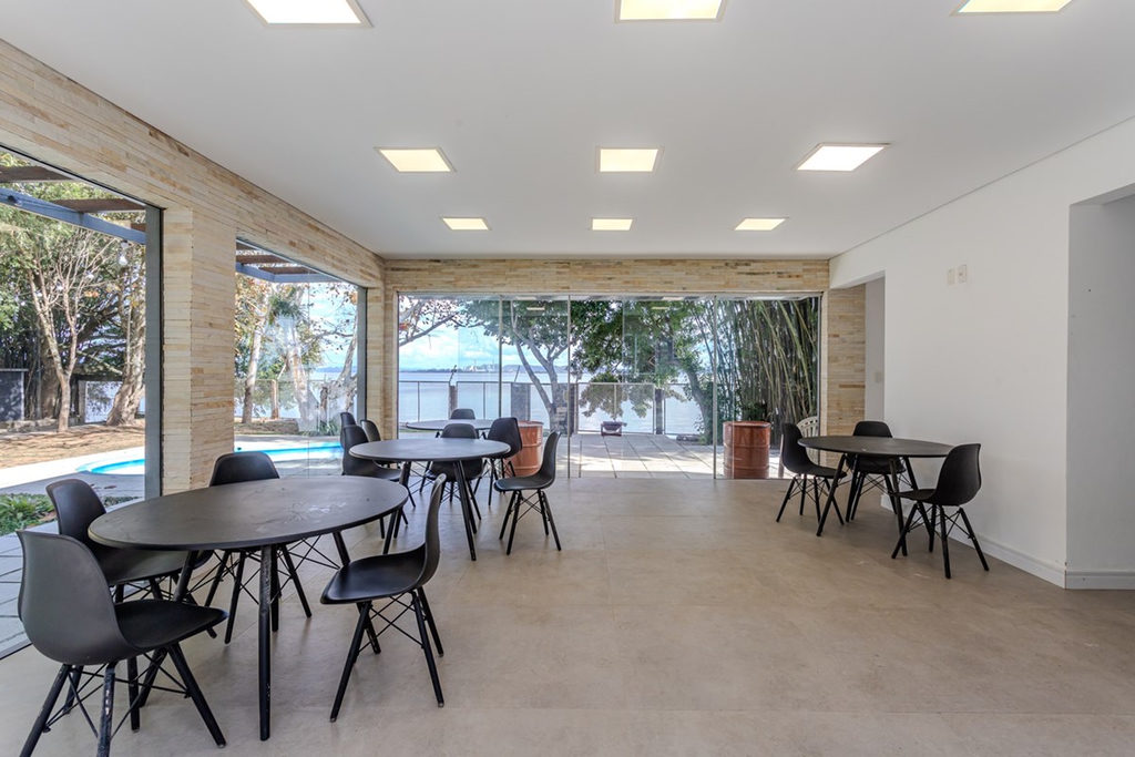 Casa para venda no bairro Tristeza em Porto Alegre