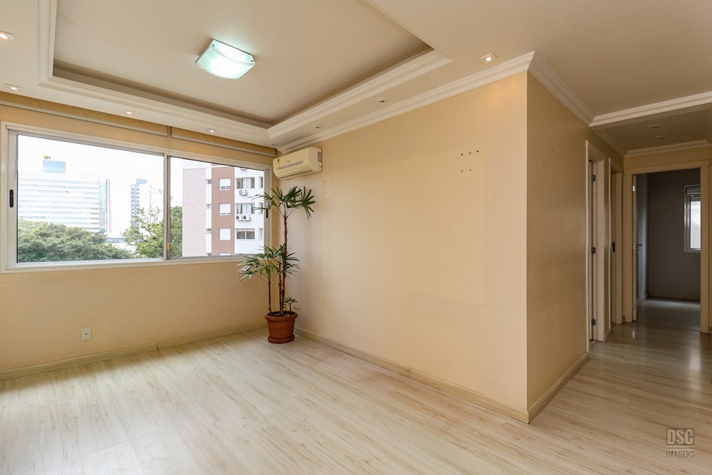 Apartamento para venda no bairro Vila Ipiranga em Porto Alegre