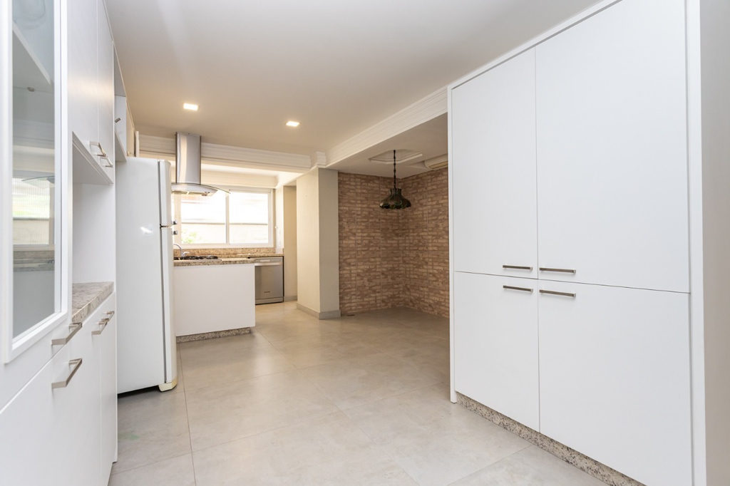 Apartamento para venda no bairro Moinhos de Vento em Porto Alegre
