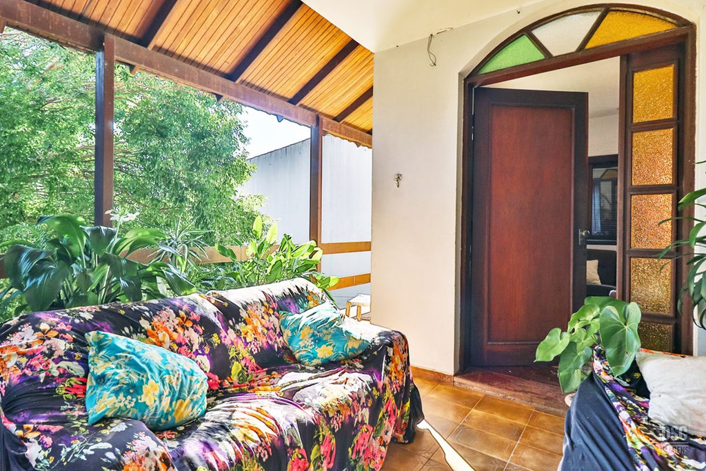 Casa para venda no bairro Santo Antônio em Porto Alegre