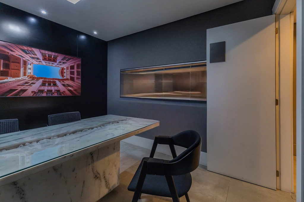 Edifício Comercial para venda no bairro Três Figueiras em Porto Alegre