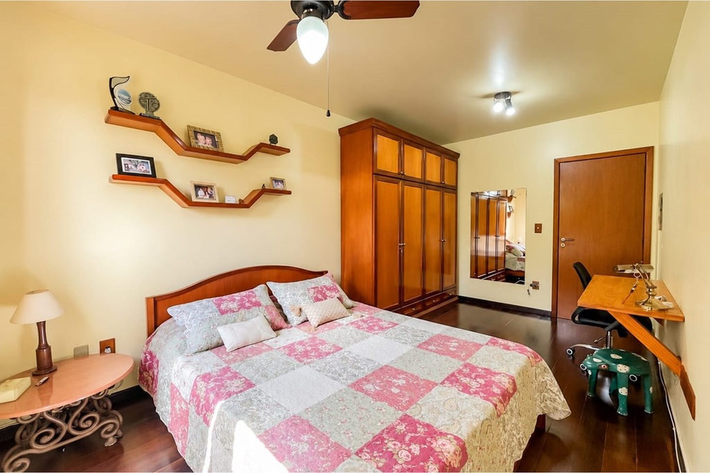 Casa para venda no bairro Menino Deus em Porto Alegre