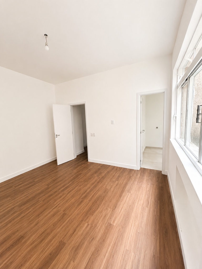 Apartamento para venda no bairro Centro Histórico em Porto Alegre