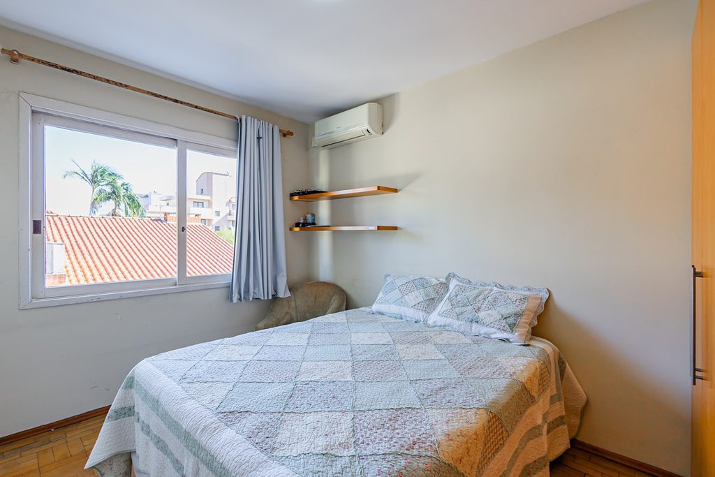 Casa para venda no bairro Jardim Planalto em Porto Alegre