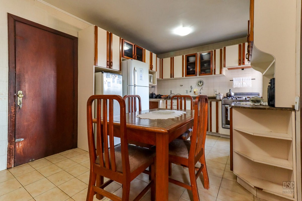 Casa para venda no bairro Santo Antônio em Porto Alegre