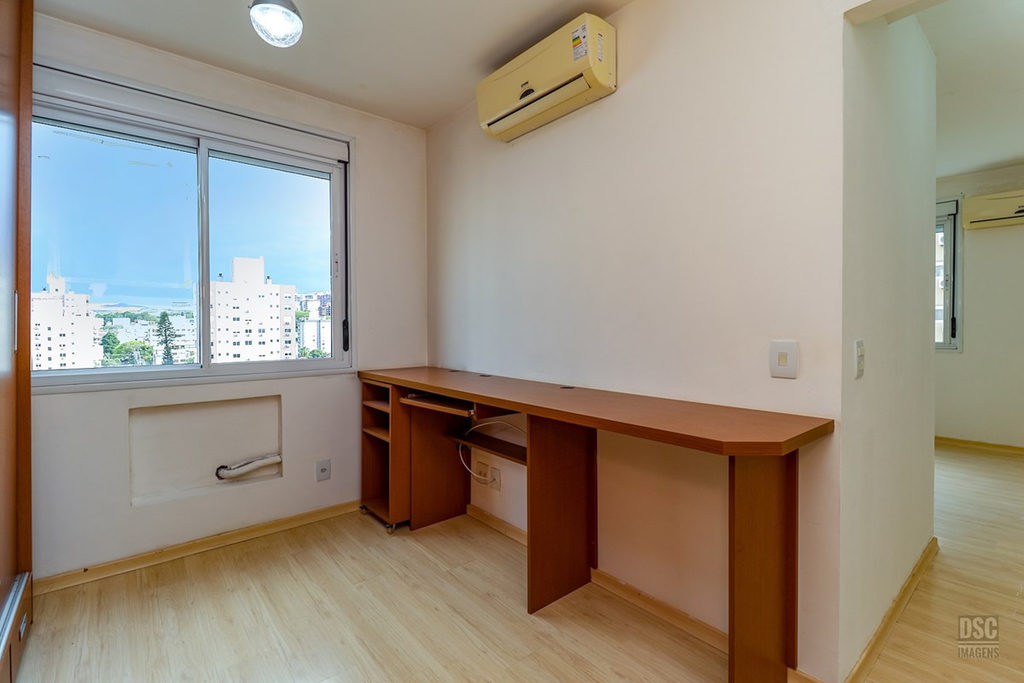 Apartamento para venda no bairro Passo da Areia em Porto Alegre