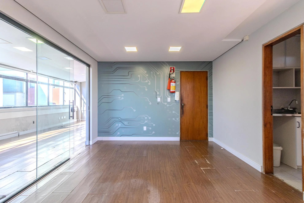 Sala para venda no bairro Petrópolis em Porto Alegre