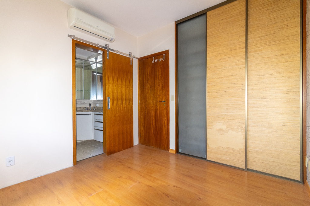 Apartamento para venda no bairro Jardim Botânico em Porto Alegre