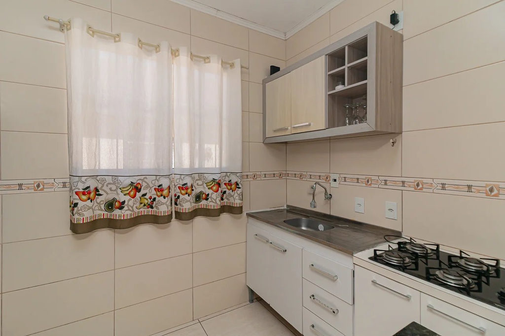Casa para venda no bairro Jardim Itu Sabará em Porto Alegre