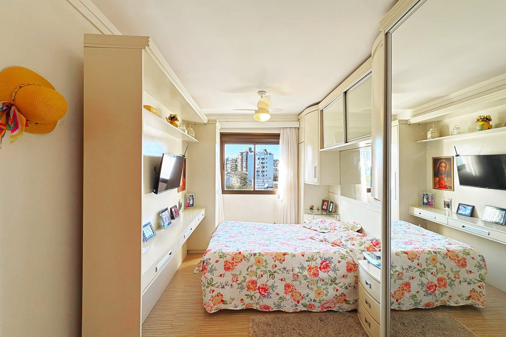 Apartamento para venda no bairro Menino Deus em Porto Alegre